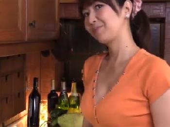 元気な男性器を見て色情してしまった中年女妻が狂いパコで絶頂絶頂オーガズムまくり巨乳人妻熟女中出しのエロ動画