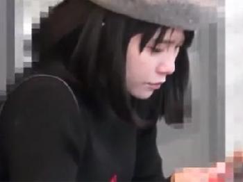 ミニスカートニーハイ美脚の美形少女をストーキングして人気の無い場所で痴漢中出し強姦美少女レイプのエロ動画