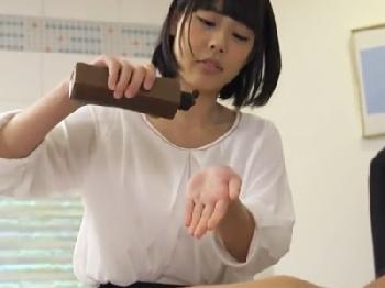 「だめっ‥抜いてください！」マッサージ師美形少女の独特のエロさに我慢できずレイプしちゃったオッサン美少女のエロ動画