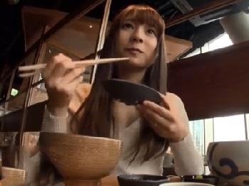 「最近無くて‥」欲求不満をアピールしてくる素人さんに中出しプレゼントWお姉さんハメ撮りナンパのエロ動画