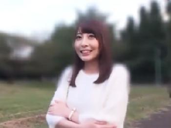 「おチンチンおっきぃです…」おっとり美形お姉さんがJAV初出演で濃密精液抜きにかかる美少女フェラ手コキデビュー作のエロ動画