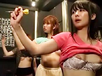 ダーツバーでこっぴどくフラれたツンケンきれいなお姉さんたちの時間を止めて好き放題巨乳ギャルのエロ動画