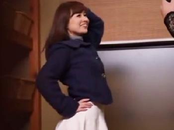 『誰か来ちゃうよぉ』男女混浴温泉でイケメン棒に乱れまくる若奥様巨乳人妻顔射盗撮のエロ動画