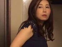 生ペニ棒で膣中を刺激され痙攣させながらイキまくる佐々木あきお姉さん人妻中出しレイプのエロ動画