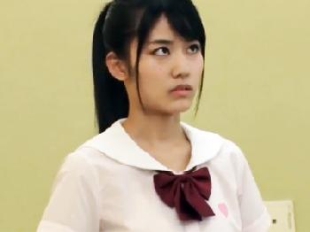 用務員のオジサンにトイレでサイレント陵辱され痙攣イキしちゃう女子校生美少女レイプ乱交のエロ動画