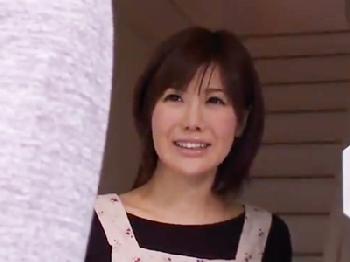 「だ…だめですっ」夫の友人に迫られ抵抗するも体が正直に反応してしまう美形奥さん巨乳人妻中出しのエロ動画