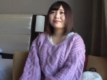 癒し系の顔立ちの巨大オッパイ素人がホテルに連れ込まれ→ガチパコで陥落巨乳ハメ撮りのエロ動画