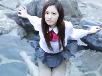 一人H後に寝てる兄に近づき逆夜這いする幼顔ギャル妹W美少女ロリ顔射近親相姦のエロ動画