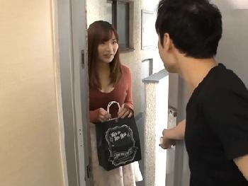 彼氏と同棲だけど隣に越してきた巨乳娘を…彼氏の居ない間に寝取ってやった話お姉さん痴女のエロ動画