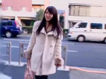 美形少女の喉奥に巨大ペニスをぶちこんで最後は苦しい喉射女子校生美少女イラマチオのエロ動画