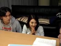 いちゃつく友人カップルの彼女と2人きり→即挿入寝取り成功W巨乳お姉さんのエロ動画