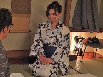 息子嫁のオナニーを覗いてしまい理性を抑えきれなくなる義父巨乳人妻近親相姦笹倉杏のエロ動画