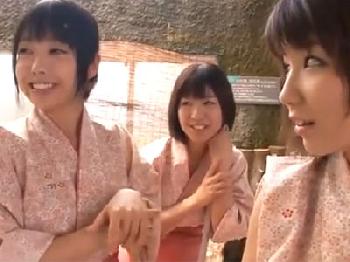 旅館で働いている痴女娘達に狙われてしまい抗えずにハーレムパコ→スペルマ枯渇美少女ぶっかけ乱交のエロ動画