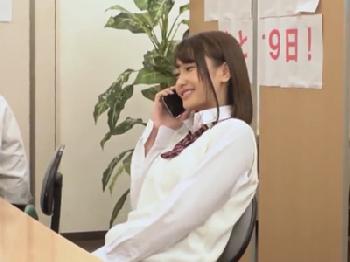 授業中に電話してる舐めてる女子校生にトイレでお仕置き美少女レイプのエロ動画