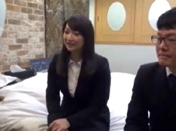 7つ上の美人先輩OL→前から想いを寄せていた後輩君が暴走寝取り素人人妻盗撮のエロ動画