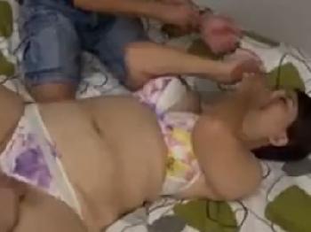 オバちゃん妻をナンパ→連れこんで中出しセックス素人人妻熟女のエロ動画