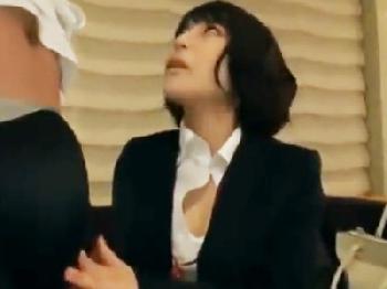入社したばかりで逆らえない新人オフィスレディをホテルに連れ込みパコる最低上司OLパンストハメ撮りのエロ動画