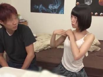 やせ型の微乳幼顔娘が欲情した男に男根挿入されてアクメ堕ち美少女ロリ中出しのエロ動画