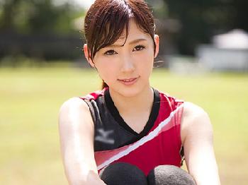 スポコスの美形少女が運動後に汗だくのまま部員に襲われ部室性交巨乳美少女乱交のエロ動画