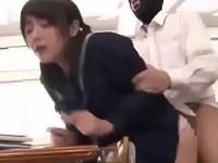 「誰か助けてっ！」透明人間に日々狩られていく美形少女女子校生たち素人美少女レイプ乱交のエロ動画