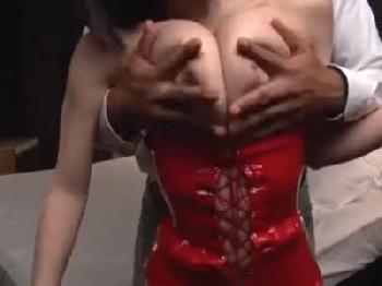 『オモチャに…されたりです』巨乳過ぎ童顔娘が男2人に本当にハメ倒される顔射3Pのエロ動画