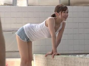 お風呂屋さんで洗体ペニ棒洗いしてくれる痴女店員さん巨乳中出し3P篠田ゆうのエロ動画