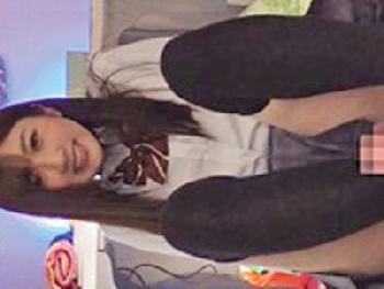 ニーハイ絶対領域の女子校生がM男を思いっきり淫語絶頂させ美少女痴女のエロ動画