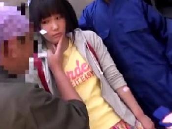 帰宅中の幼顔女子を捕まえ道端で処女凌辱美少女ロリパイパンのエロ動画
