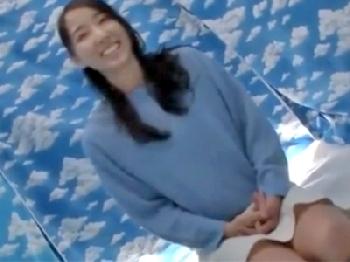 「も、もう許して…」生徒と同僚教師に弱みを握られて…職員室で調教されるビックおっぱい女先生巨乳お姉さん女教師コスプレ水着のエ...