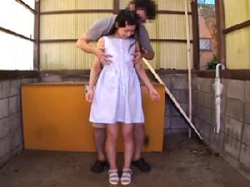 貧乳幼顔娘に手コキフェラチオの仕方を教えてあげる性的変態ジェントルマン美少女ロリ痴女のエロ動画