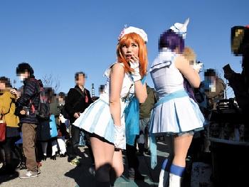 ガチなコミ○レイヤーにリモバイブ装着させてイベントに出させた結果W巨乳美少女コスプレハメ撮りのエロ動画