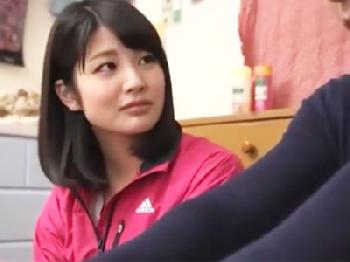 彼女の友人が可愛すぎて寝室に連れ込みパコっちゃうクズな彼氏美少女ロリのエロ動画