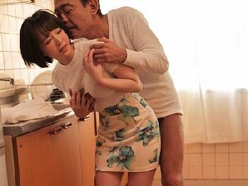 『え…ぁ…お義理の父親さん…』ボケたフリして義理の父親が息子嫁の身体をはめたい放題人妻レイプ近親相姦三宮つばきのエロ動画