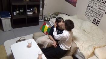 美人な奥さんをナンパしてお持ち帰り!密通性行為で喘ぎまくり人妻熟女フェラのエロ動画