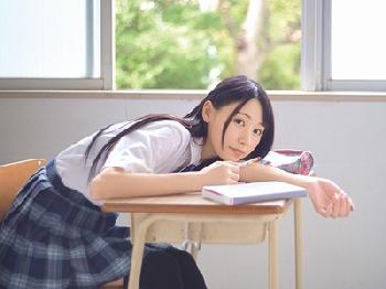 『ねぇ…ここでしちゃう？』優等生系な女子校生と白昼堂々セックス生活美少女あまつか亜夢のエロ動画