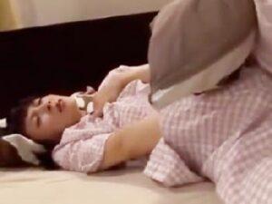 義理の父親の巨大ペニスに虜にされあっさり夫を捨てる不貞妻！痴女人妻近親相姦の無料エロ動画