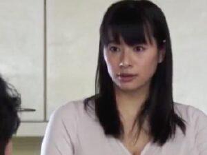 幸せな結婚生活を壊す夫の上司に支配される妻！巨乳人妻春菜はなの無料エロ動画