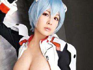 プラグスーツ姿の綾波＆アスカ&AMP;マリを陵辱！巨乳お姉さん美少女コスプレめがねの無料エロ動画