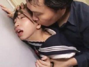 壁ドンで逃げ場を失い執拗なバックピストンによだれを垂らしてアヘイキする女ども！お姉さん美少女人妻女子校生レイプパイパンの無料...