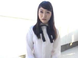 清麗系童顔娘にアニコスさせて着衣のままズボピスハメ撮り！！巨乳美少女ロリコスプレの無料エロ動画