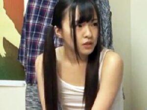 お兄ちゃんが好きすぎる童顔妹がノーブラで誘惑して禁断姦淫をおねだり！美少女顔射ロリ近親相姦の無料エロ動画