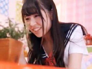 生配信中にファンに自宅を特定された制服娘が性的暴行されちゃう悲劇！美少女中出しレイプパイパンの無料エロ動画