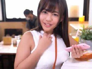 デカパイを強調するかのようにピチピチニットを着てる爆乳美形少女と激ファック！巨乳美少女水着の無料エロ動画