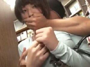 本屋さんに来ていたショートヘア巨大バスト娘が残虐男に捕まり凌辱され悶絶！巨乳お姉さんレイプの無料エロ動画