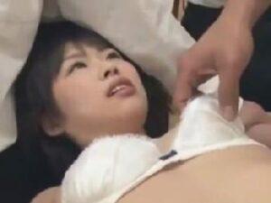 『やめて‥やめてぇ！』学校内のリアルザーメン処理器として飼われている童顔少女を輪姦レイプ！！中出し痴女顔射ロリ乱交露出の無料...