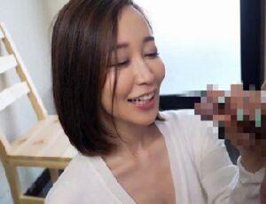 見えてますって！いっつもノーパンティノーブラジャーで誘惑してくる隣の奥様！巨乳痴女人妻篠田ゆうの無料エロ動画