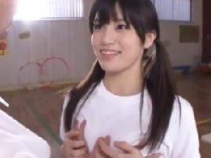 『オっぱい揺れてるの見てたでしょっ？』女子に勃起がバレてヤバいと思ったらフェラチオとパイズリされて至福の射精！巨乳美少女女子...