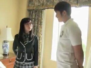 ムチムち巨大乳のメガね女子校生が危険日マンコに生中出しされて着床アクメ！巨乳美少女めがねの無料エロ動画