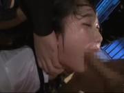 清潔感あふれる美形少女女子校生が冷酷男に監禁されてイラマチオチオ責めで喉奥に精液射精！美少女レイプの無料エロ動画