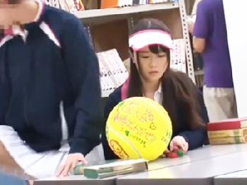 テニス部女子校生美形少女が部活帰りの図書館で目立ってしまって痴漢にイチモツぶち込まれる！！巨乳美少女顔射ロリレイプの無料エロ...